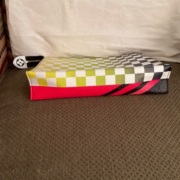 LOUIS VUITTON Canvas “Race Print” Poche Toilette 26 (NWOT) RARE - Picture 3 of 12